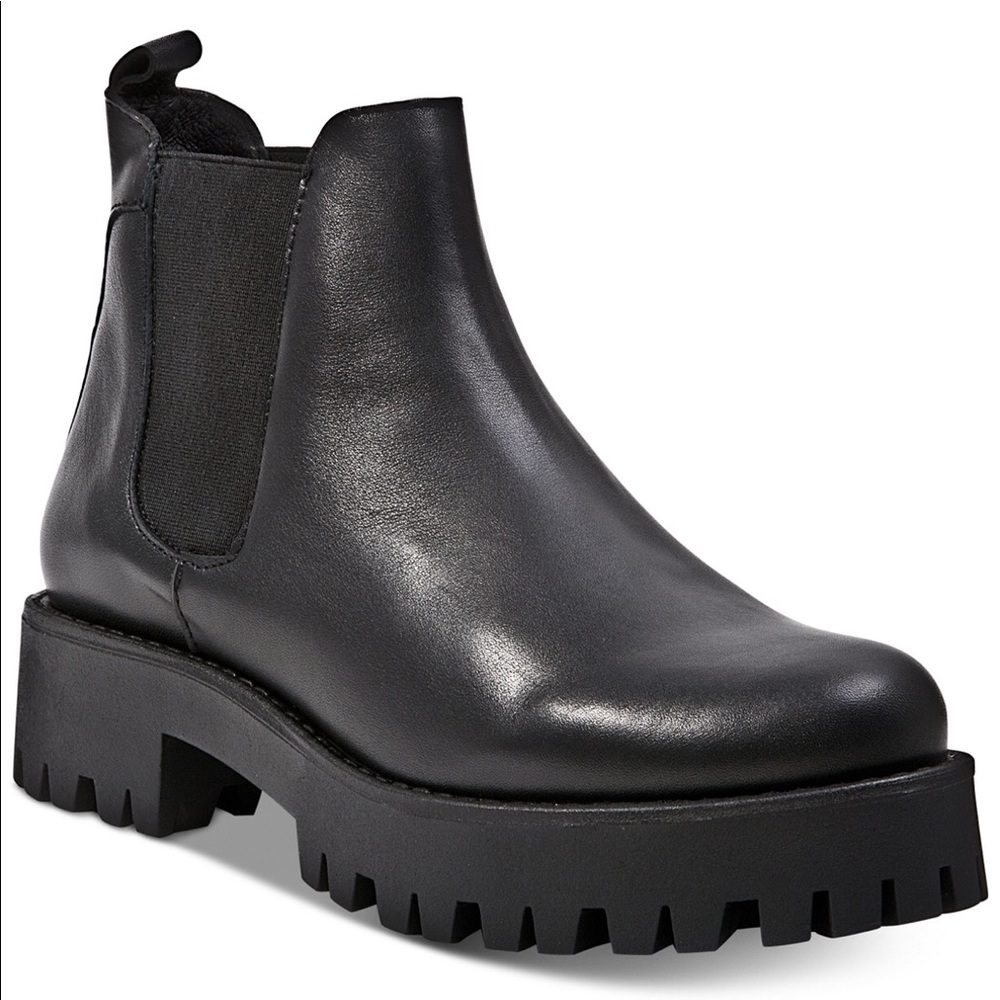 ISO STEVE MADDEN BLEEKER BOOTS